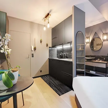 Charming -2p- Auteuil, Cleaning Included *